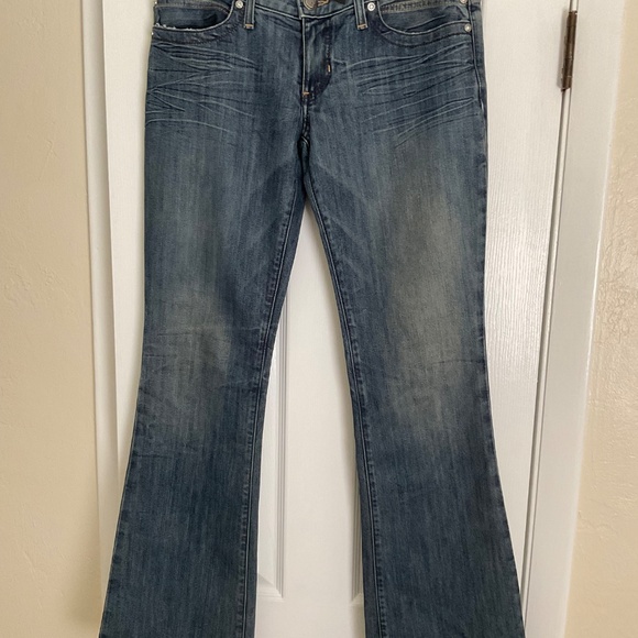 Guess Premium flare women jeans size 29 with studded pockets - Picture 2 of 8